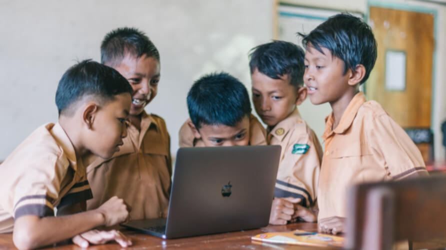 Tantangan Pendidikan Di Daerah Terpencil Indonesia: Fakta, Data dan Solusi Nyata