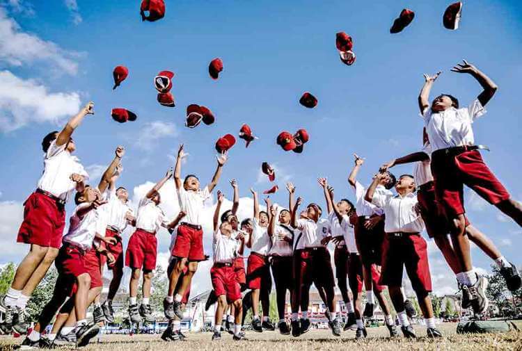 Pendidikan Karakter Di Sekolah Indonesia: Dasar, Tantangan Dan Implementasi Terbaik 2026